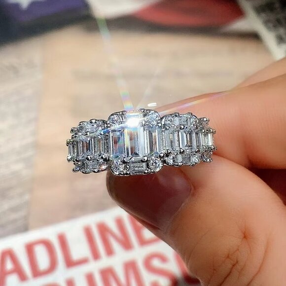 NEW 18k White Gold Diamond Ring Emerald Cut Ring Band - Picture 1 of 7